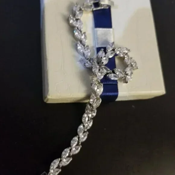 18k White Gold plated Swarovski Women's marquise bracelet - Picture 6 of 12